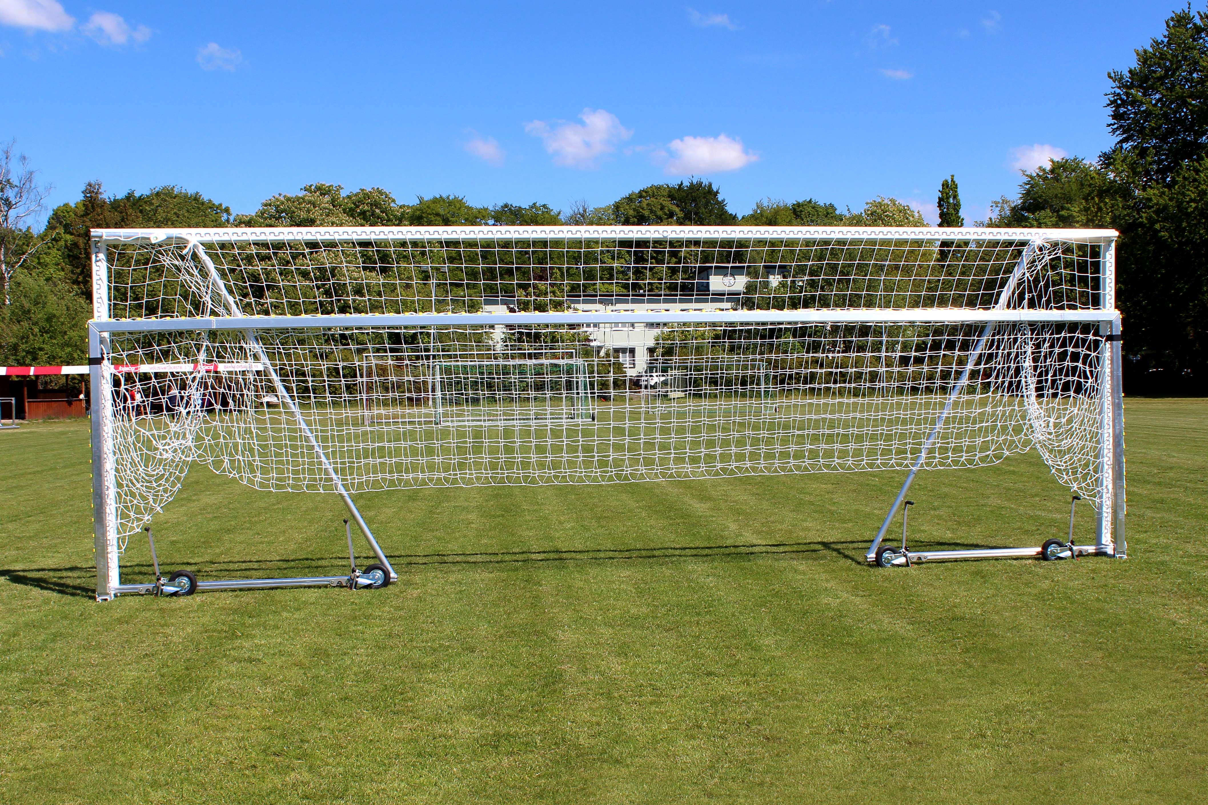 Sport-Thieme Großfeld-Fußballtor mit klappbarem Netzbügel und Bodenrahmen, Mattsilber eloxiert, Netzhalter Unkategorisiert online kaufen Sport-Thieme Großfeld-Fußballtor mit klappbarem Netzbügel und Bodenrahmen, Mattsilber eloxiert, Netzhalter Unkategorisiert online kaufen